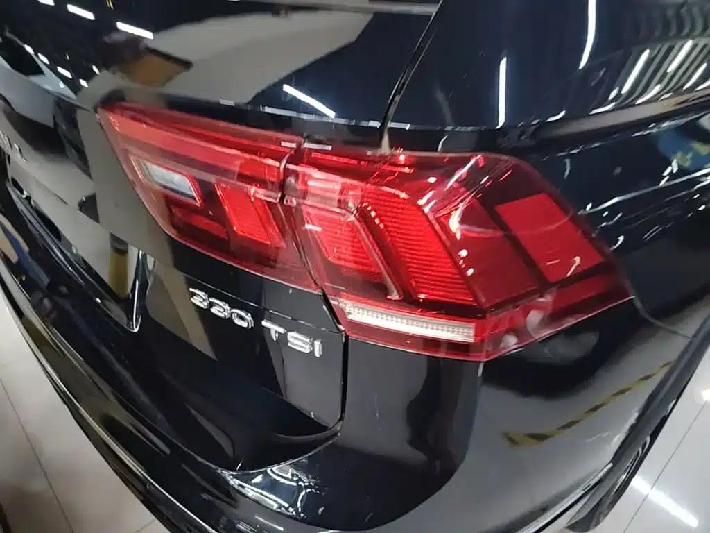 Tiguan L 2021 330TSI Automatic 2WD R-Line Premium Edition — миниатюра 8
