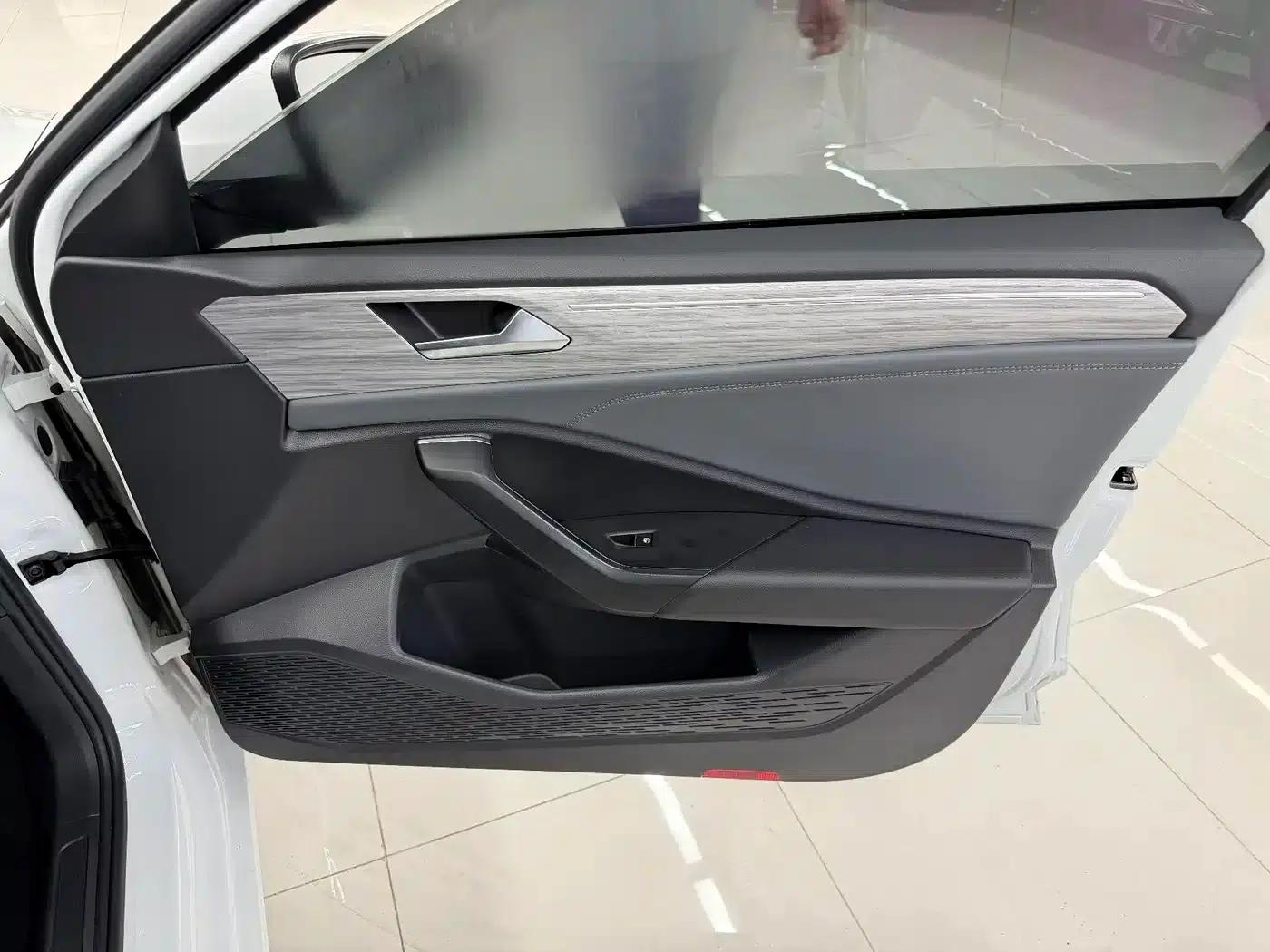 2023 Volkswagen Sagitar 280TSI DSG Super Edition — миниатюра 9