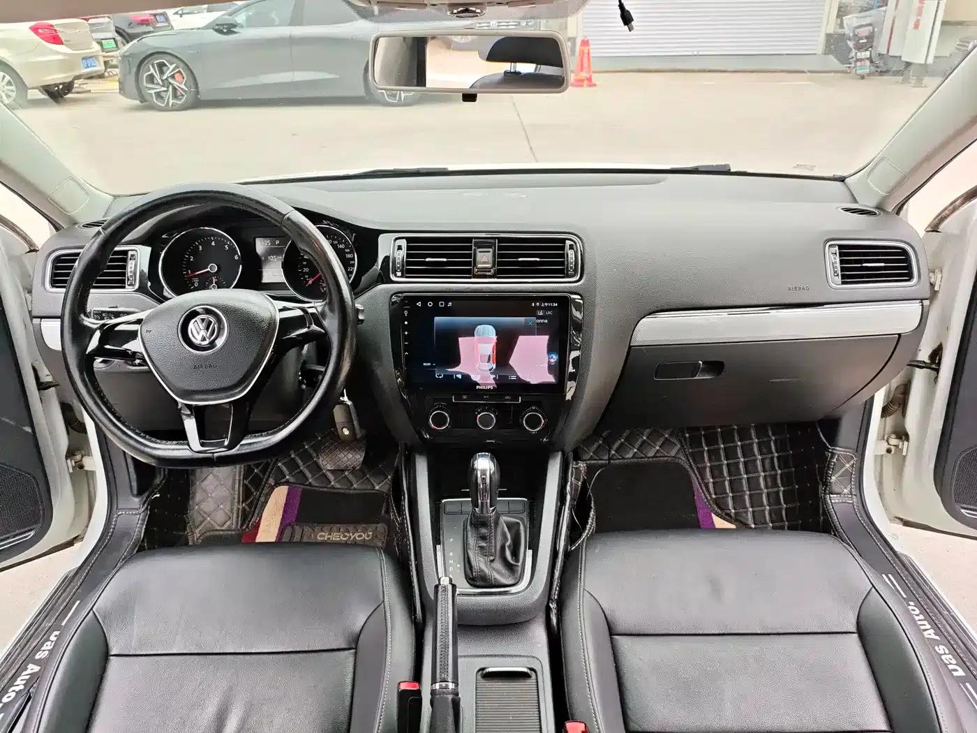 2015 Volkswagen Sagitar 230TSI Automatic Comfort Model — миниатюра 12
