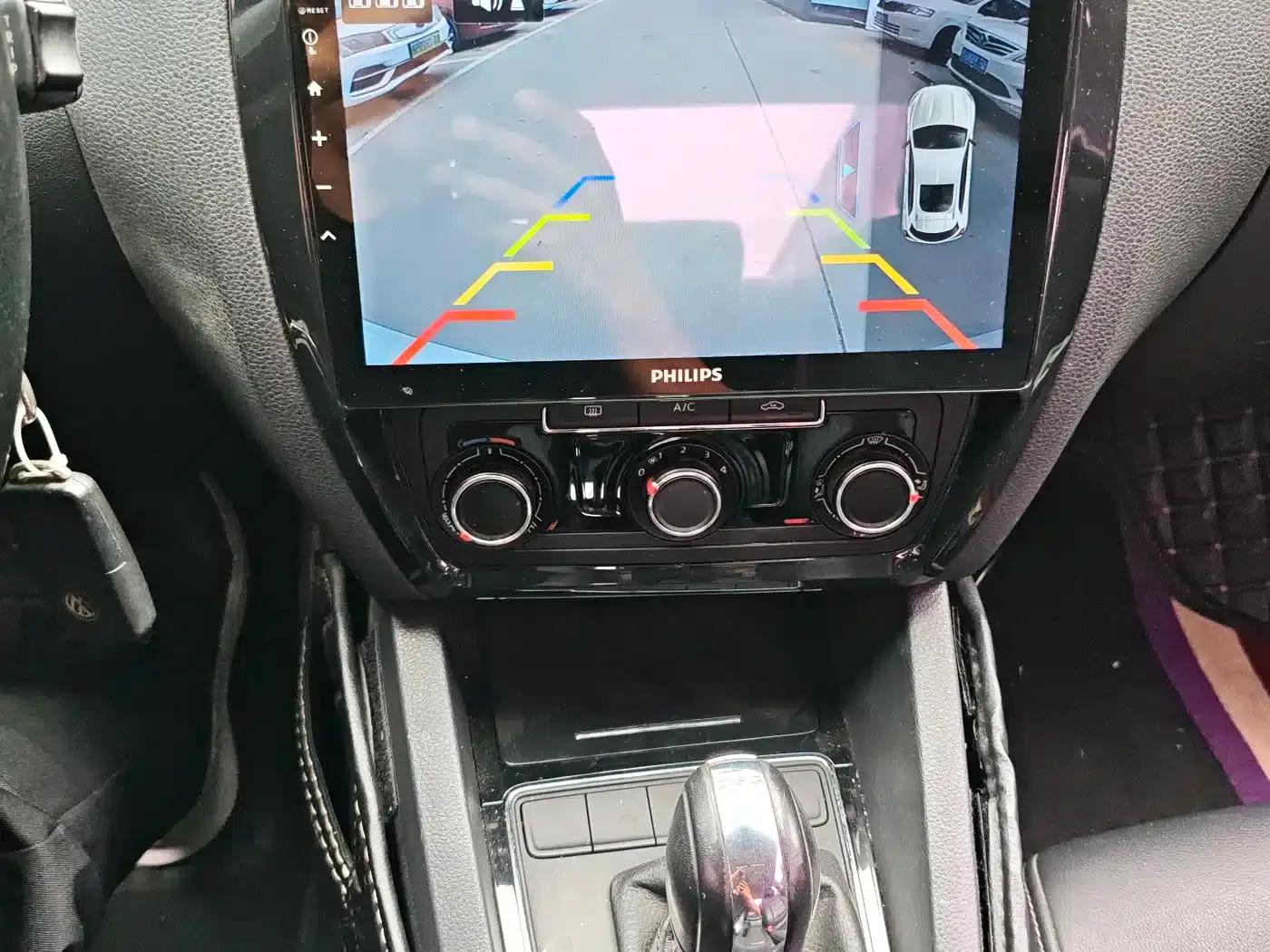 2015 Volkswagen Sagitar 230TSI Automatic Comfort Model — миниатюра 15
