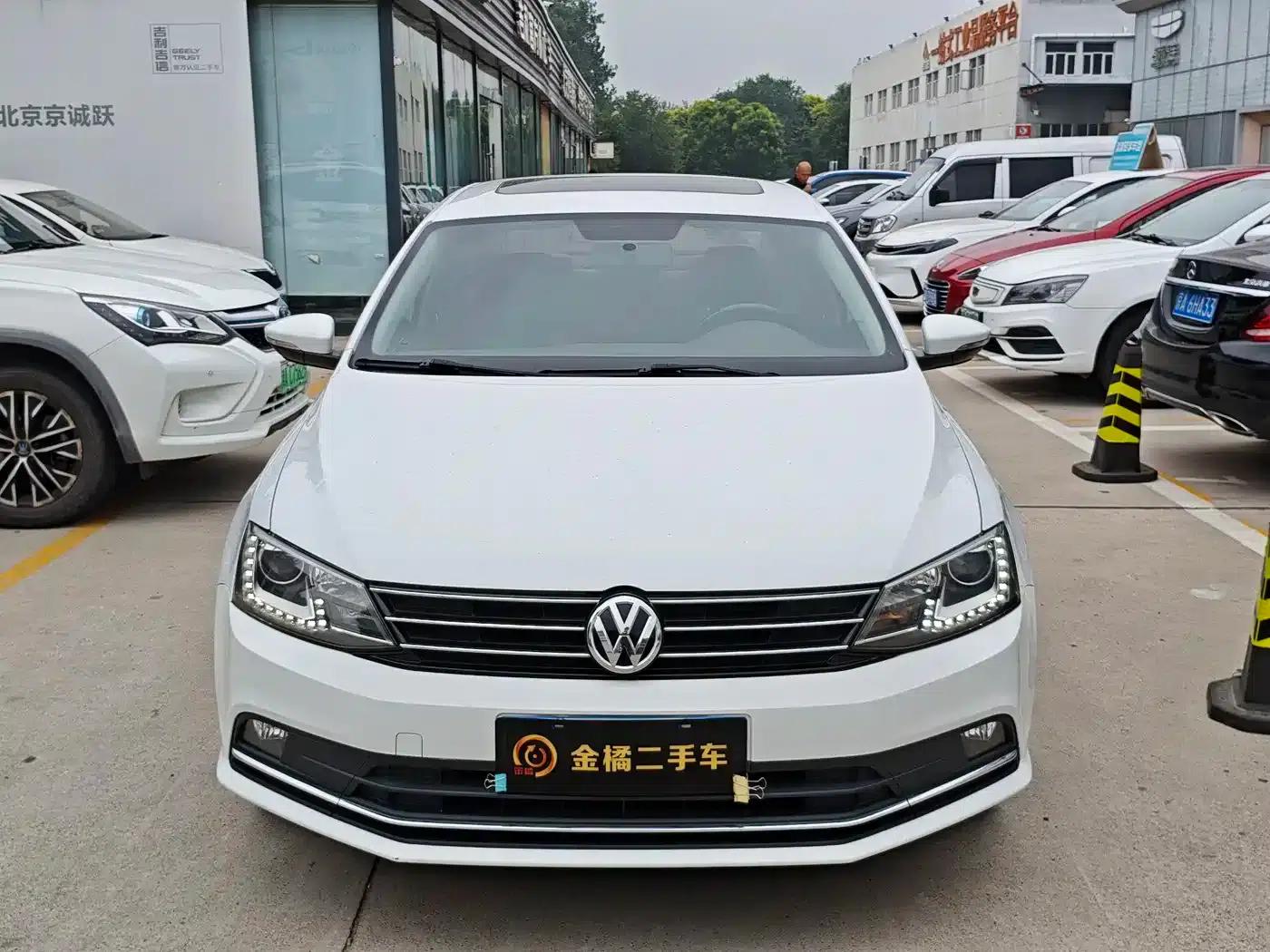 2015 Volkswagen Sagitar 230TSI Automatic Comfort Model — миниатюра 5