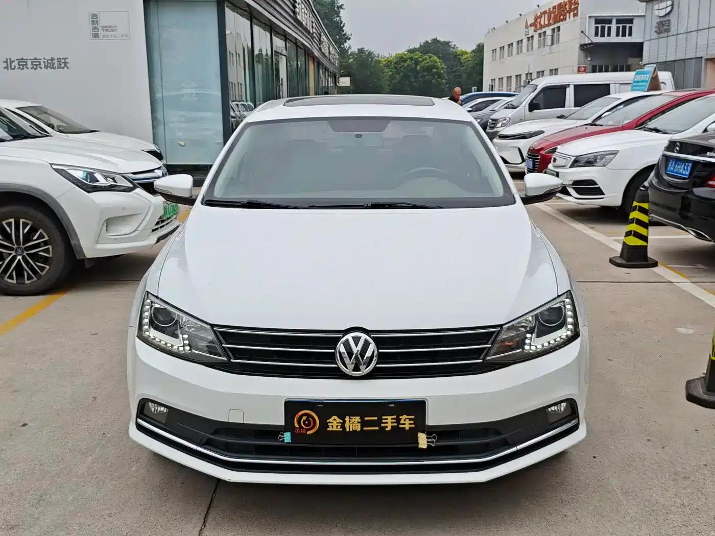 2015 Volkswagen Sagitar 230TSI Automatic Comfort Model — миниатюра 6