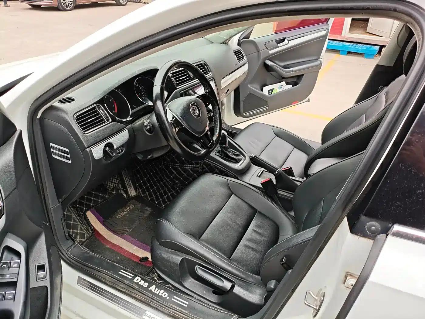 2015 Volkswagen Sagitar 230TSI Automatic Comfort Model — миниатюра 7