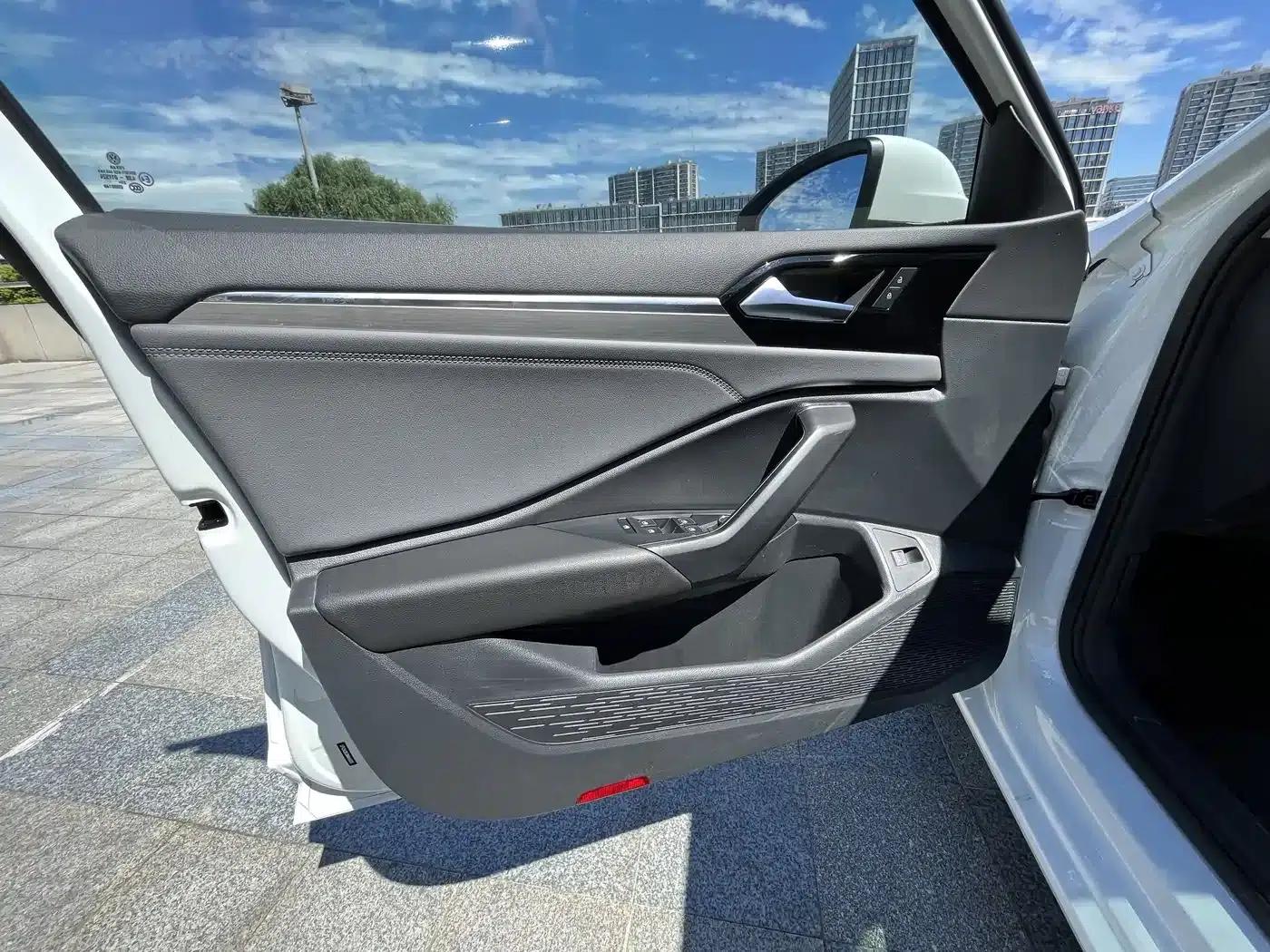 2022 Volkswagen Sagitar 280TSI DSG Flying Edition — миниатюра 8