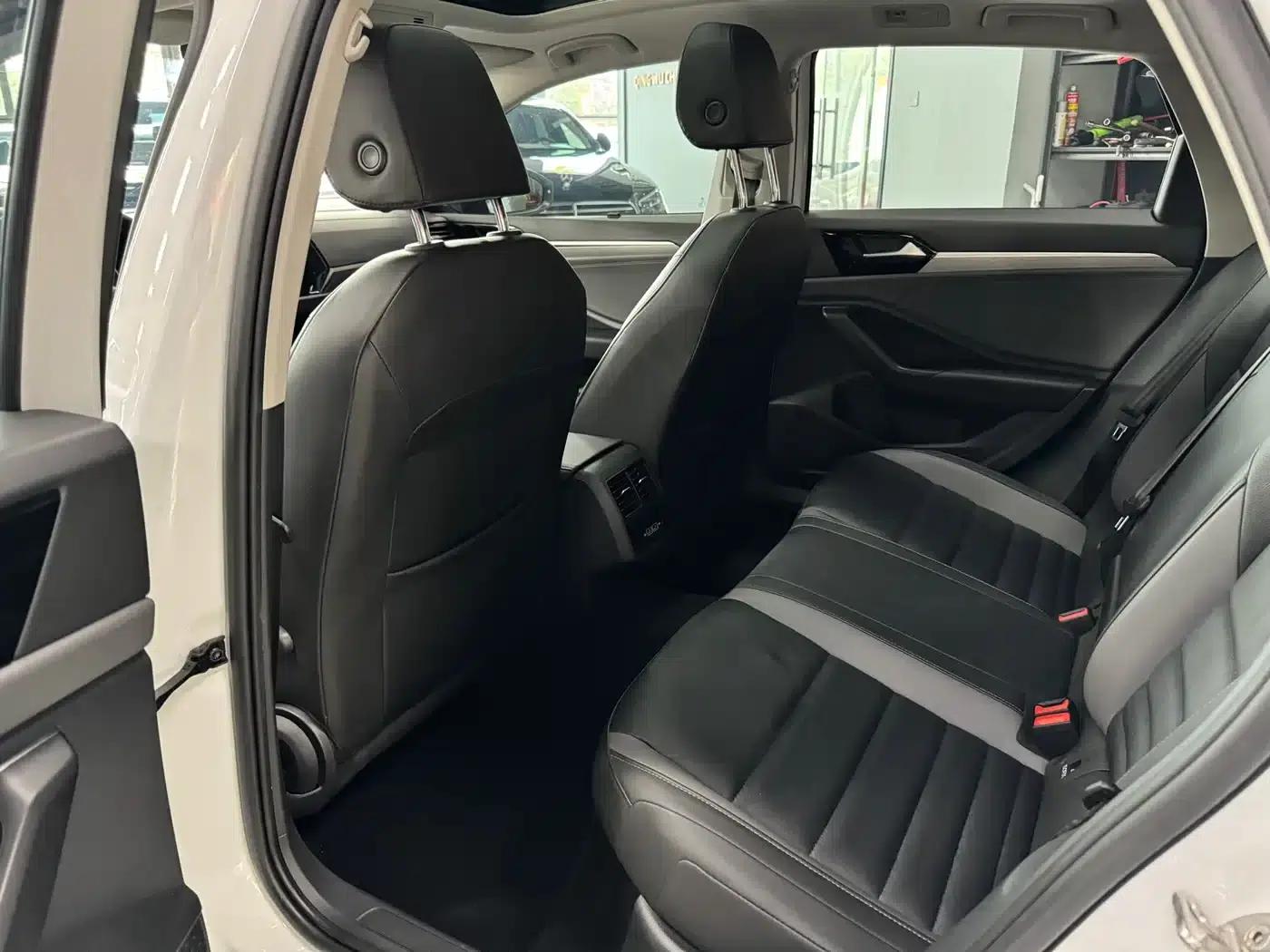 2022 Volkswagen Sagitar 280TSI DSG Flying Edition — миниатюра 5