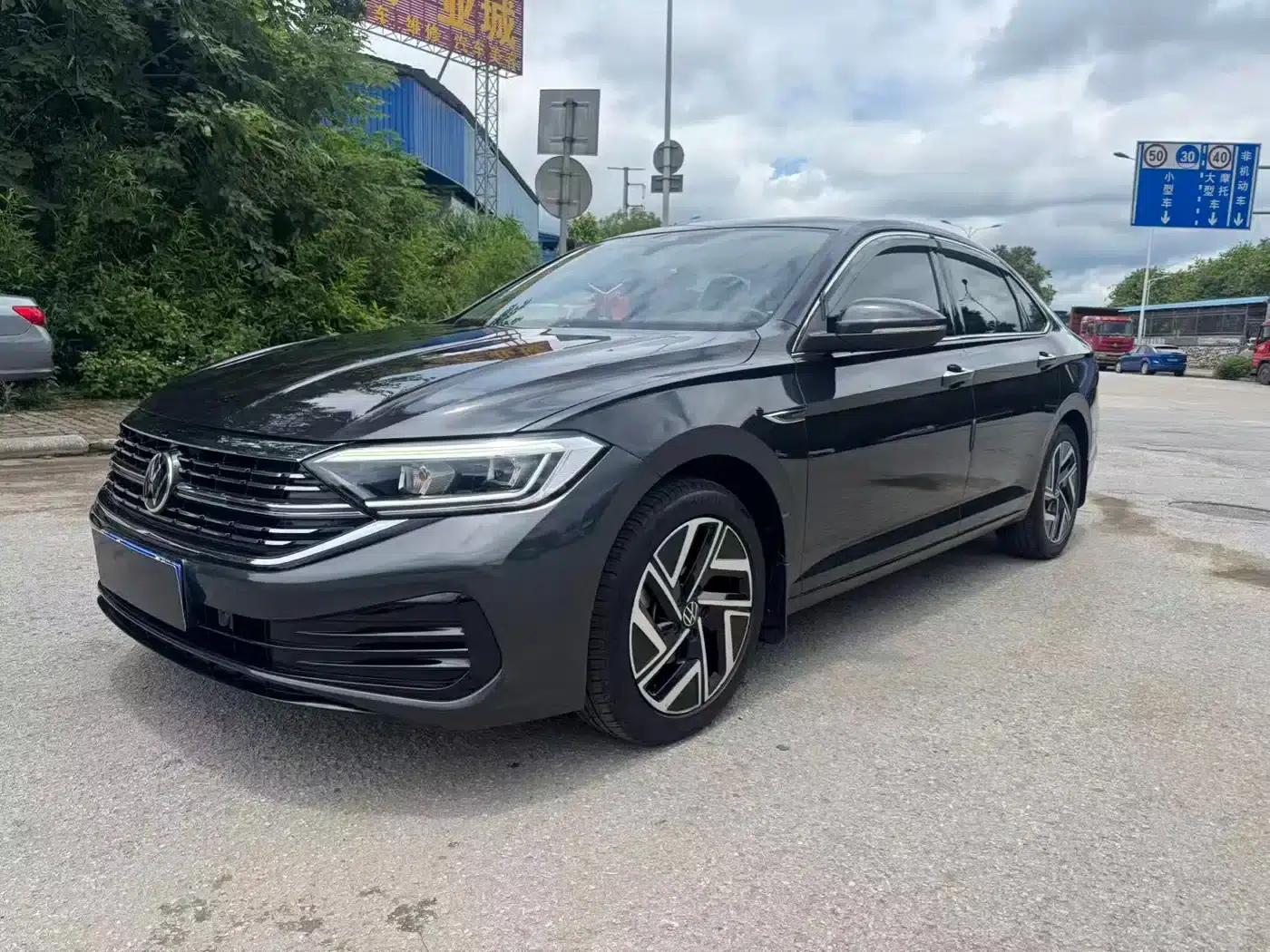 2023 Volkswagen Sagitar 300TSI DSG Super Edition — миниатюра 1