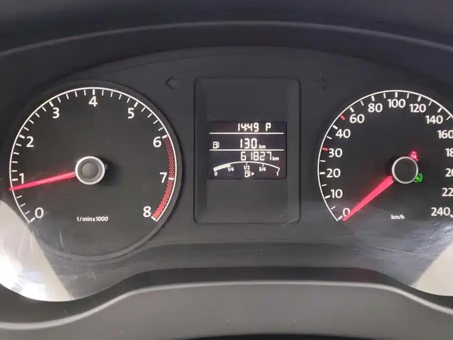 2014 Volkswagen Sagitar Facelift 1.6L Automatic Comfort Model — миниатюра 14