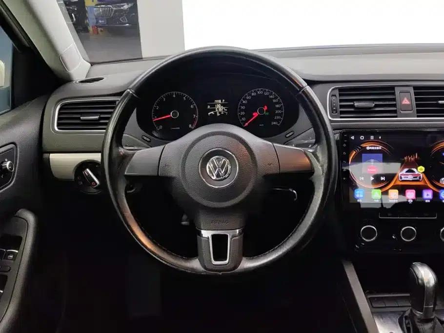 2014 Volkswagen Sagitar Facelift 1.6L Automatic Comfort Model — миниатюра 15