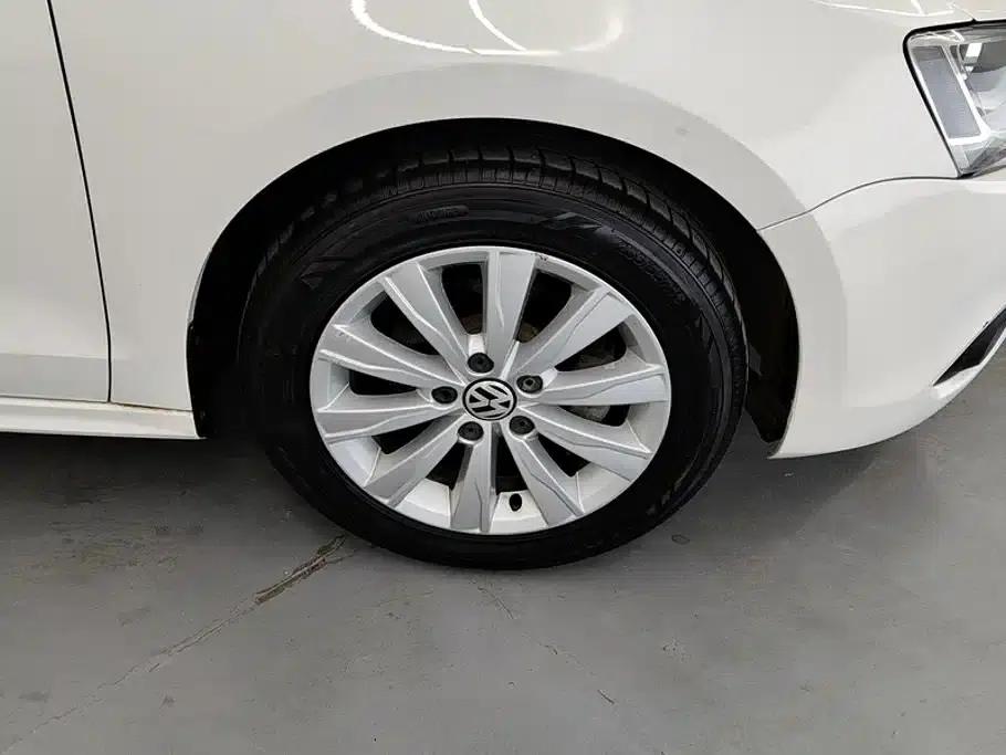 2014 Volkswagen Sagitar Facelift 1.6L Automatic Comfort Model — миниатюра 6