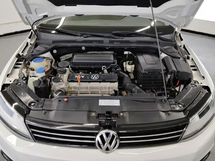 2014 Volkswagen Sagitar Facelift 1.6L Automatic Comfort Model — миниатюра 10