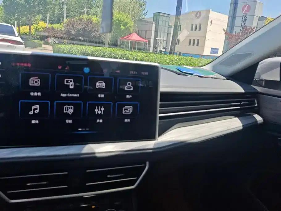 2023 Volkswagen Sagitar 300TSI DSG Super Edition — миниатюра 13