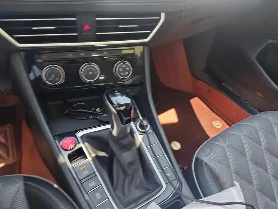 2023 Volkswagen Sagitar 300TSI DSG Super Edition — миниатюра 16