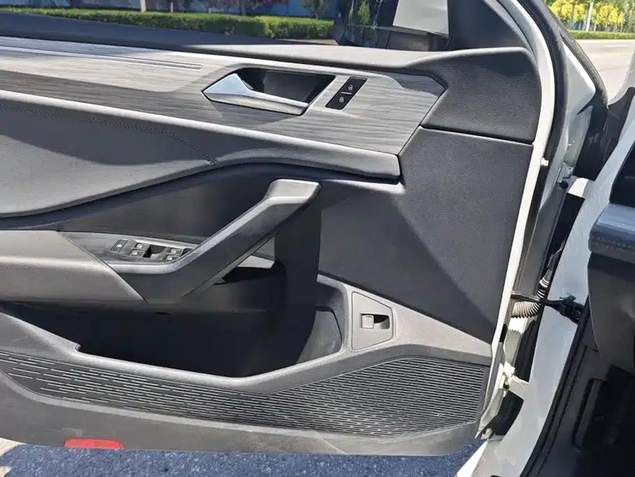 2023 Volkswagen Sagitar 300TSI DSG Super Edition — миниатюра 7