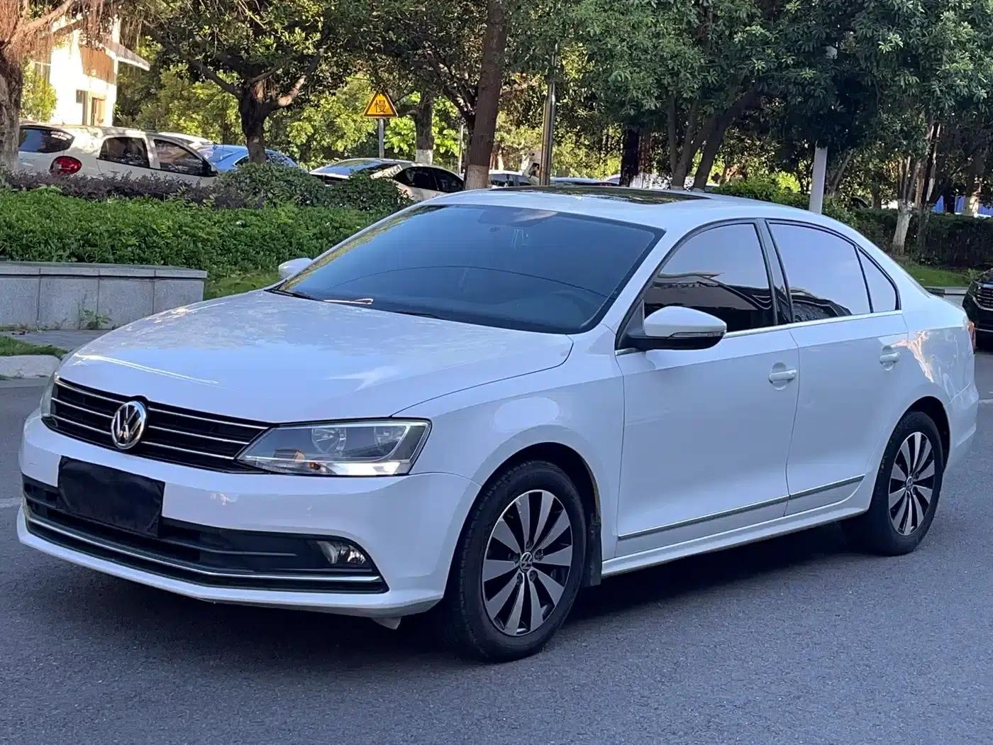 2017 Volkswagen Sagitar 1.6L Automatic Comfort Edition — миниатюра 1