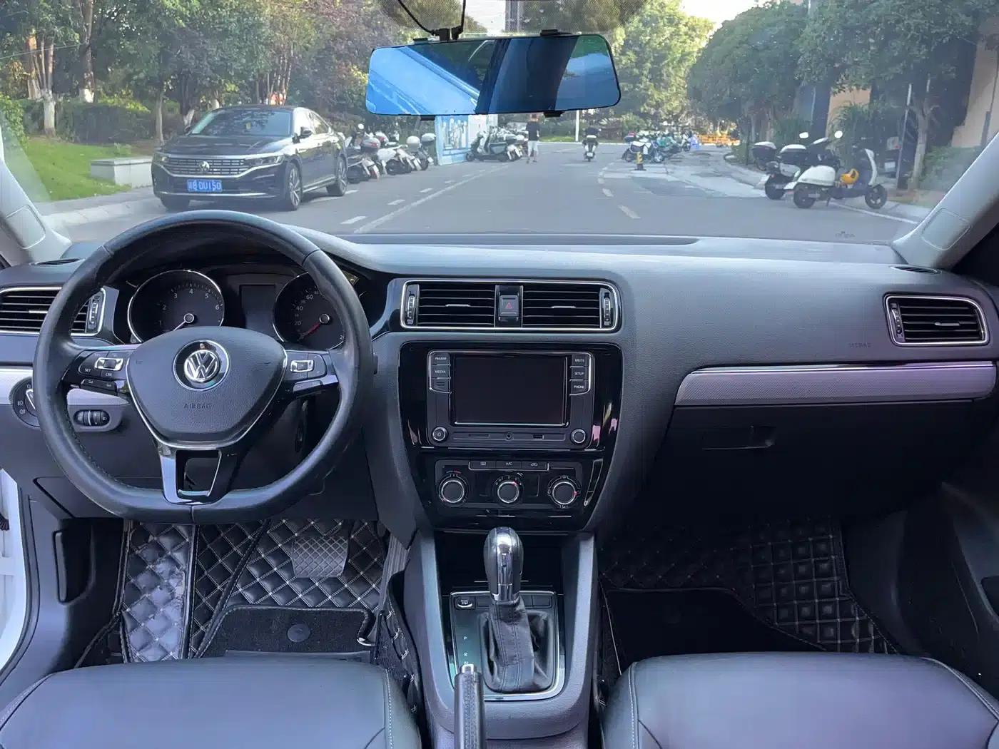 2017 Volkswagen Sagitar 1.6L Automatic Comfort Edition — миниатюра 9
