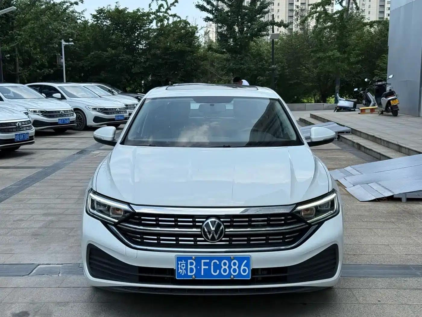 2024 Volkswagen Sagitar 200TSI DSG Flying Edition — миниатюра 1