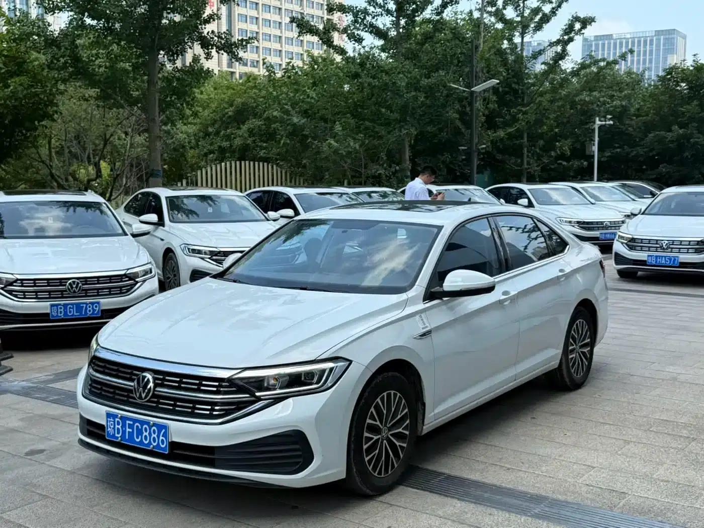 2024 Volkswagen Sagitar 200TSI DSG Flying Edition — миниатюра 2