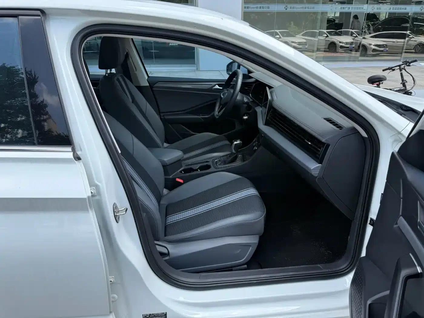 2024 Volkswagen Sagitar 200TSI DSG Flying Edition — миниатюра 13