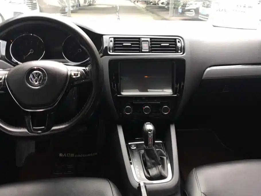 2018 Volkswagen Sagitar 1.6L Automatic Comfort Model — миниатюра 12