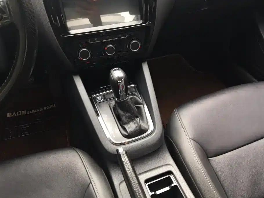2018 Volkswagen Sagitar 1.6L Automatic Comfort Model — миниатюра 16