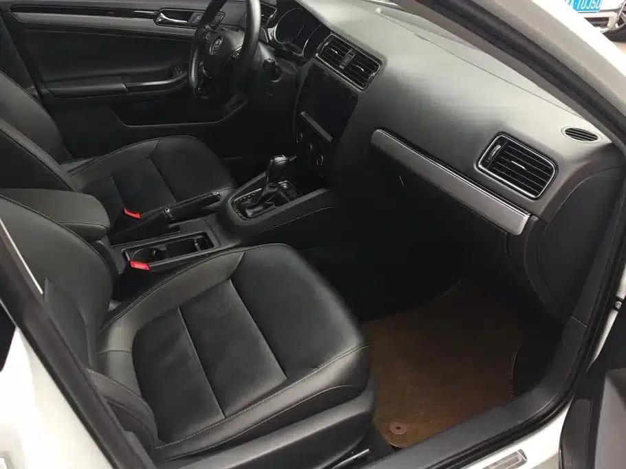 2018 Volkswagen Sagitar 1.6L Automatic Comfort Model — миниатюра 8