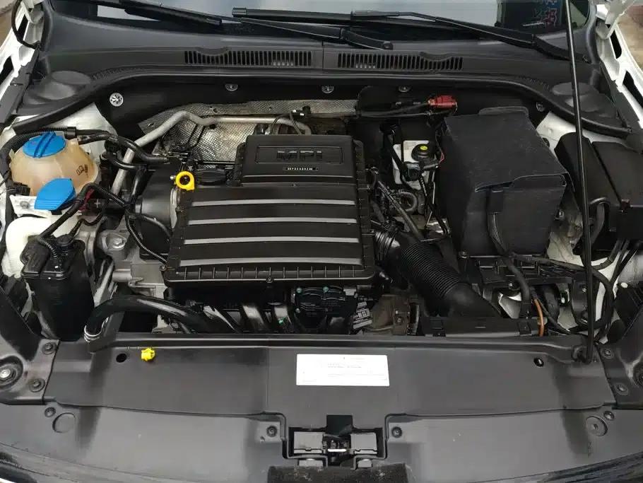 2018 Volkswagen Sagitar 1.6L Automatic Comfort Model — миниатюра 10
