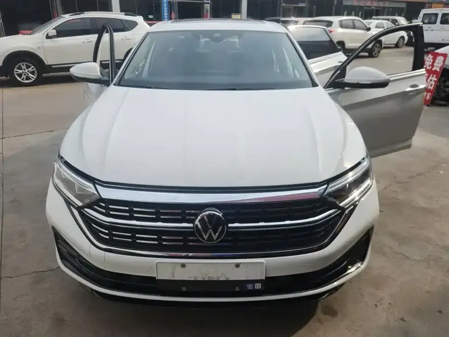 2023 Volkswagen Sagitar 300TSI DSG Excellence Edition — миниатюра 2