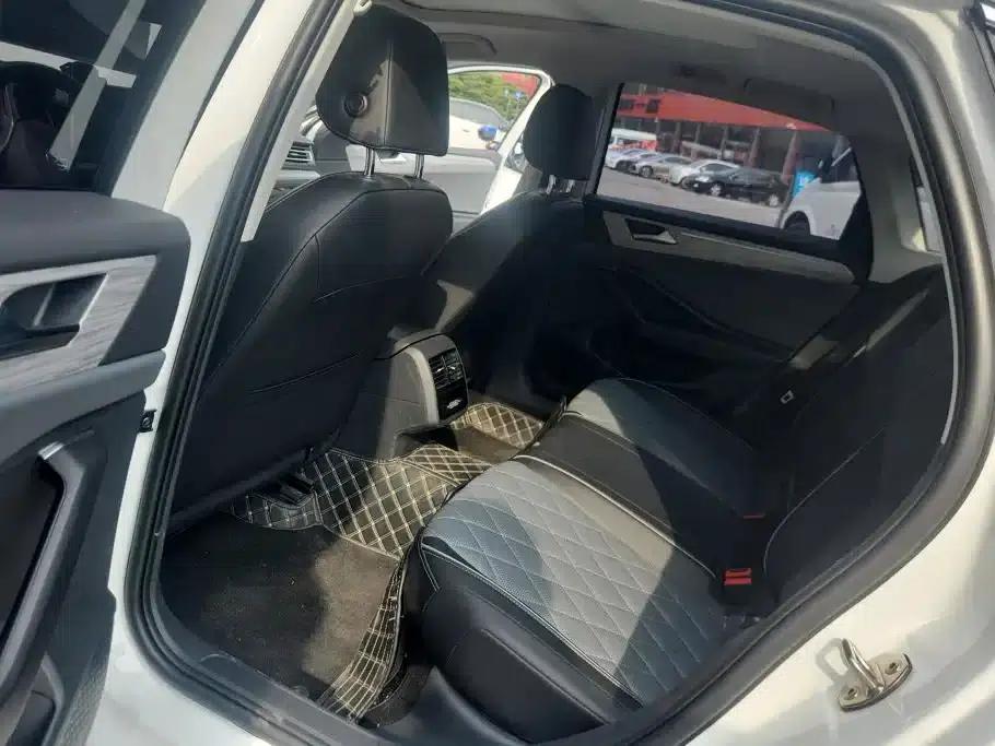 2023 Volkswagen Sagitar 300TSI DSG Excellence Edition — миниатюра 11