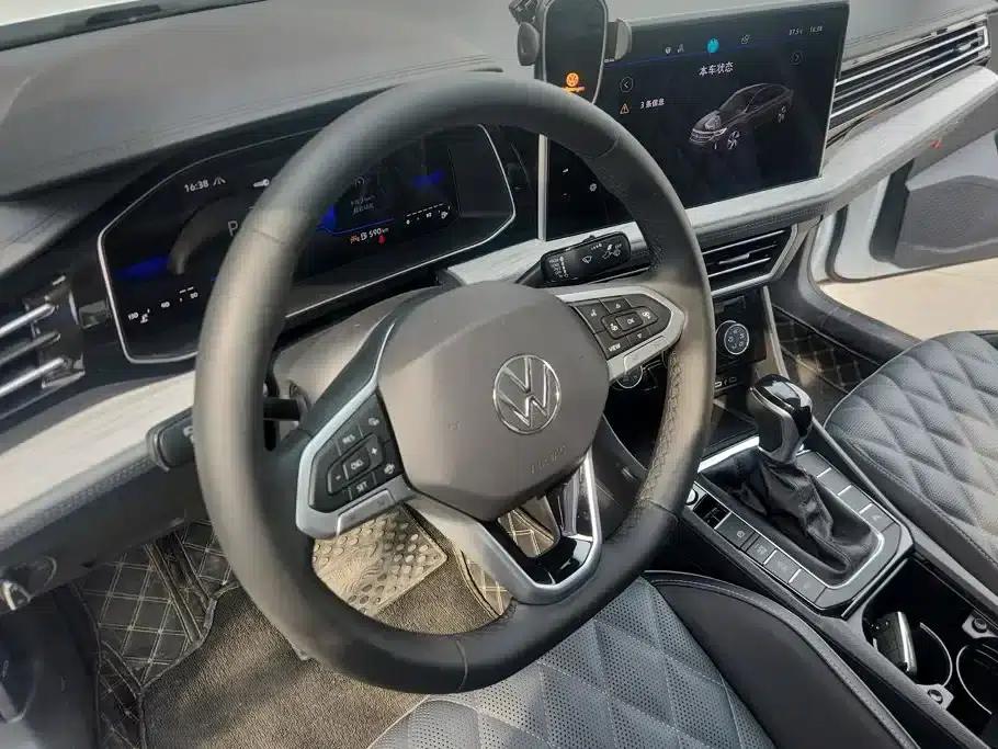 2023 Volkswagen Sagitar 300TSI DSG Excellence Edition — миниатюра 15