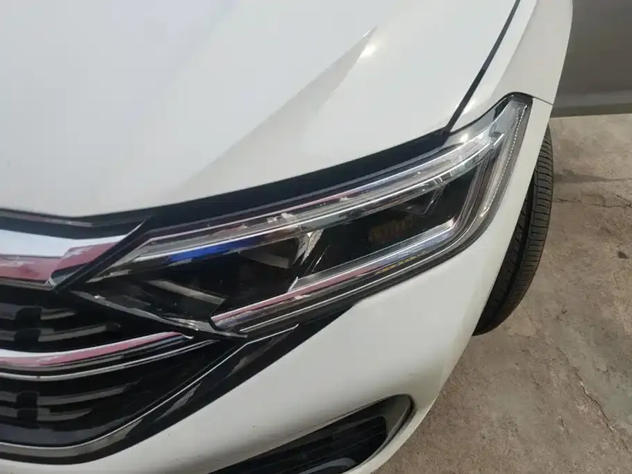 2023 Volkswagen Sagitar 300TSI DSG Excellence Edition — миниатюра 5