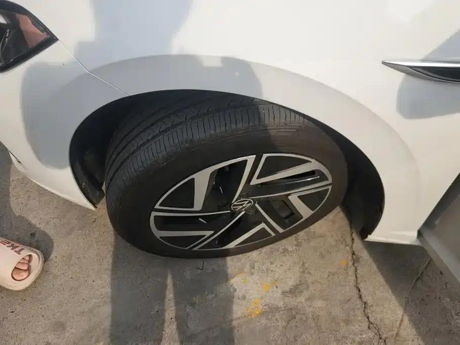 2023 Volkswagen Sagitar 300TSI DSG Excellence Edition — миниатюра 6