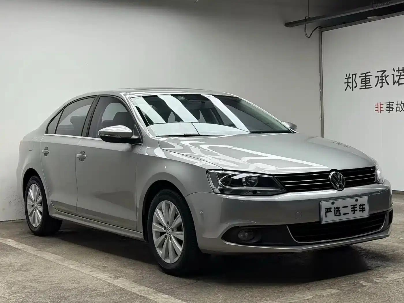 2014 Volkswagen Sagitar Facelift 1.6L Automatic Comfort Model — миниатюра 11