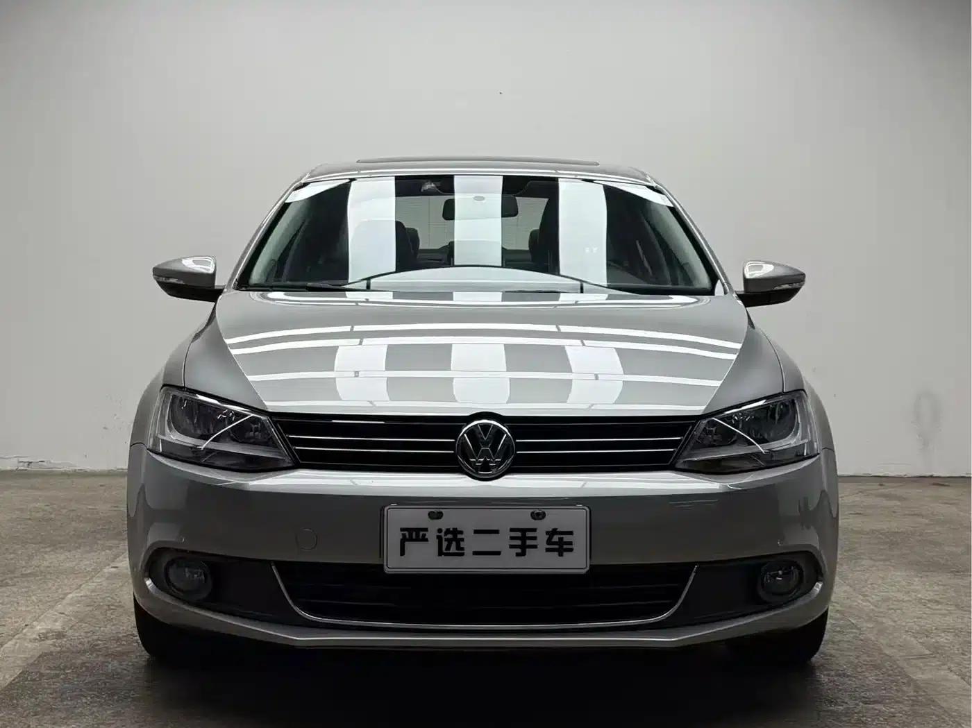2014 Volkswagen Sagitar Facelift 1.6L Automatic Comfort Model — миниатюра 3