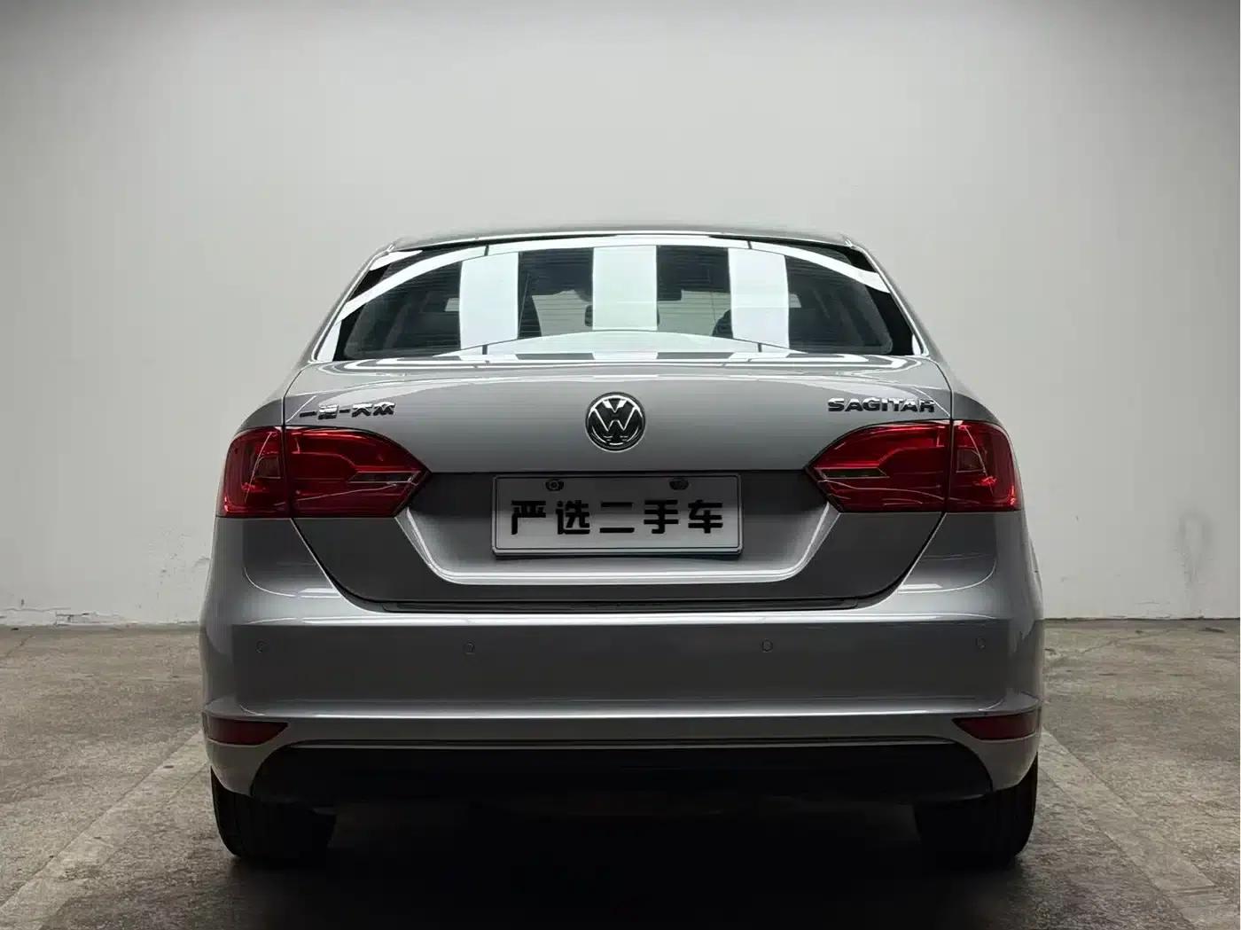 2014 Volkswagen Sagitar Facelift 1.6L Automatic Comfort Model — миниатюра 4