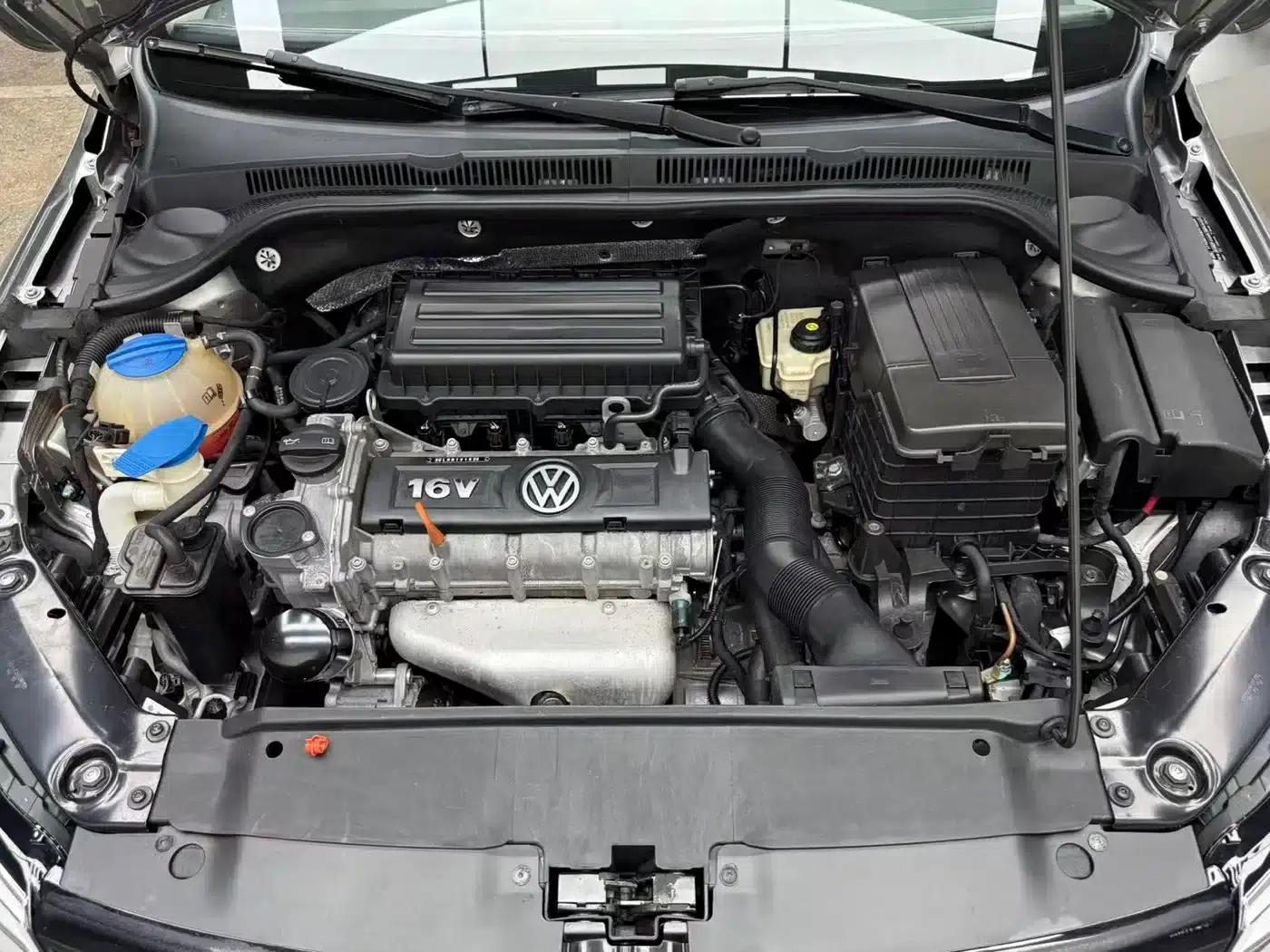 2014 Volkswagen Sagitar Facelift 1.6L Automatic Comfort Model — миниатюра 9