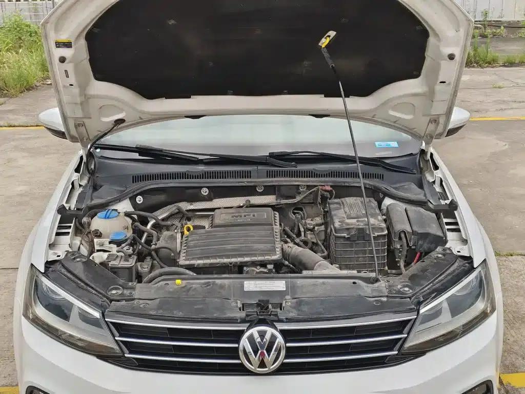 2015 Volkswagen Sagitar 1.6L Automatic Comfort Model — миниатюра 19