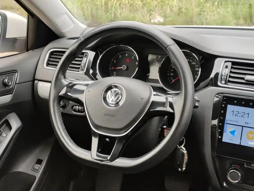 2015 Volkswagen Sagitar 1.6L Automatic Comfort Model — миниатюра 3
