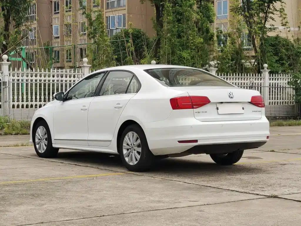 2015 Volkswagen Sagitar 1.6L Automatic Comfort Model — миниатюра 24