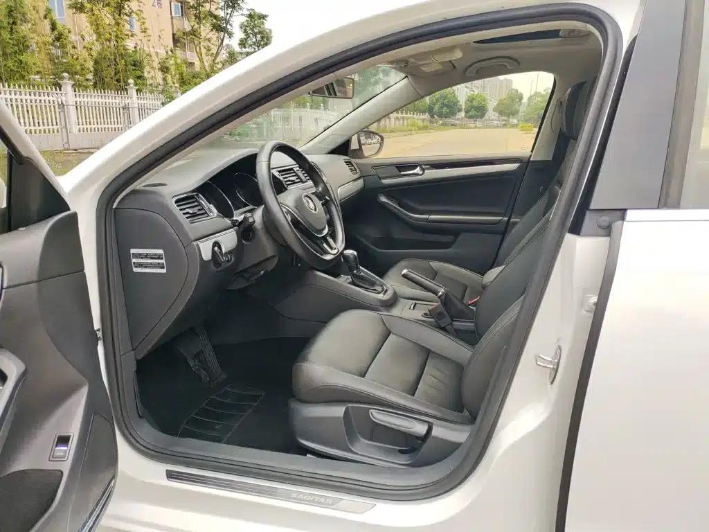 2015 Volkswagen Sagitar 1.6L Automatic Comfort Model — миниатюра 5