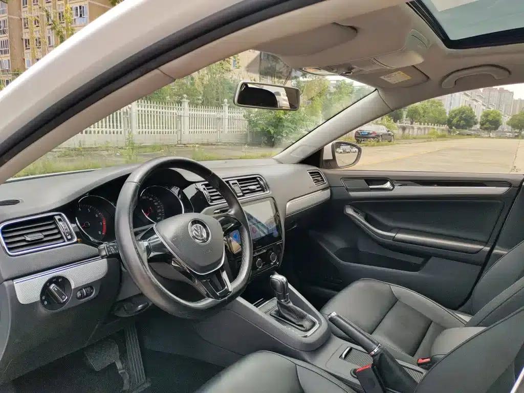 2015 Volkswagen Sagitar 1.6L Automatic Comfort Model — миниатюра 10
