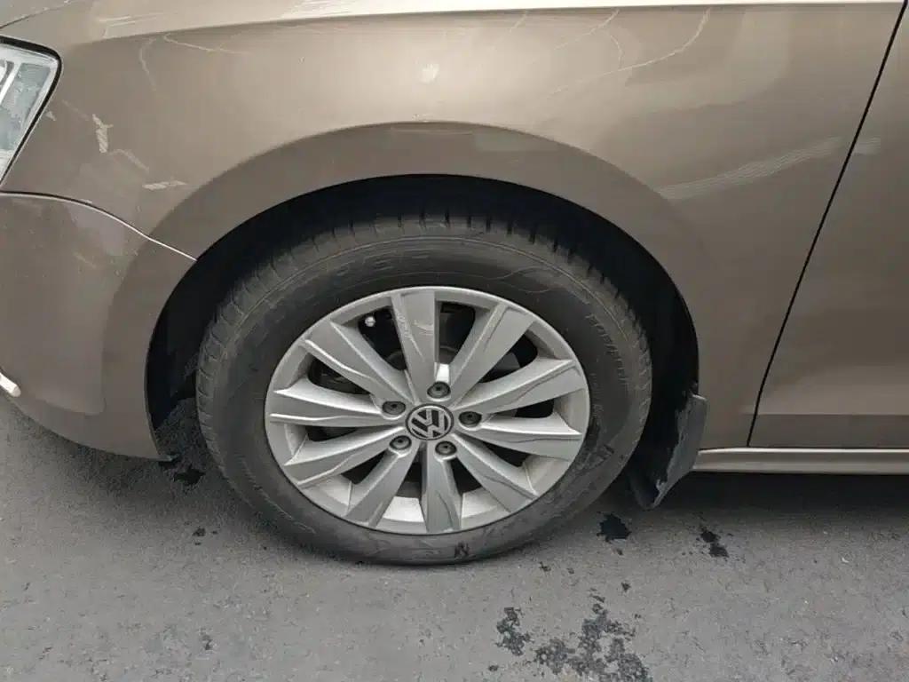 2014 Volkswagen Sagitar Facelift 1.6L Automatic Comfort Model — миниатюра 23
