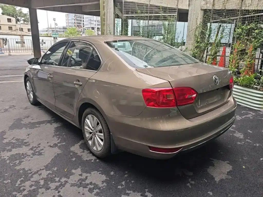 2014 Volkswagen Sagitar Facelift 1.6L Automatic Comfort Model — миниатюра 5
