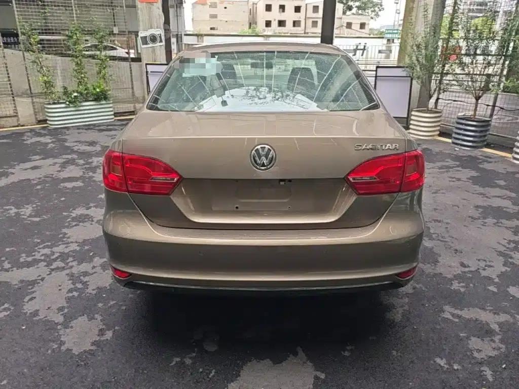 2014 Volkswagen Sagitar Facelift 1.6L Automatic Comfort Model — миниатюра 6