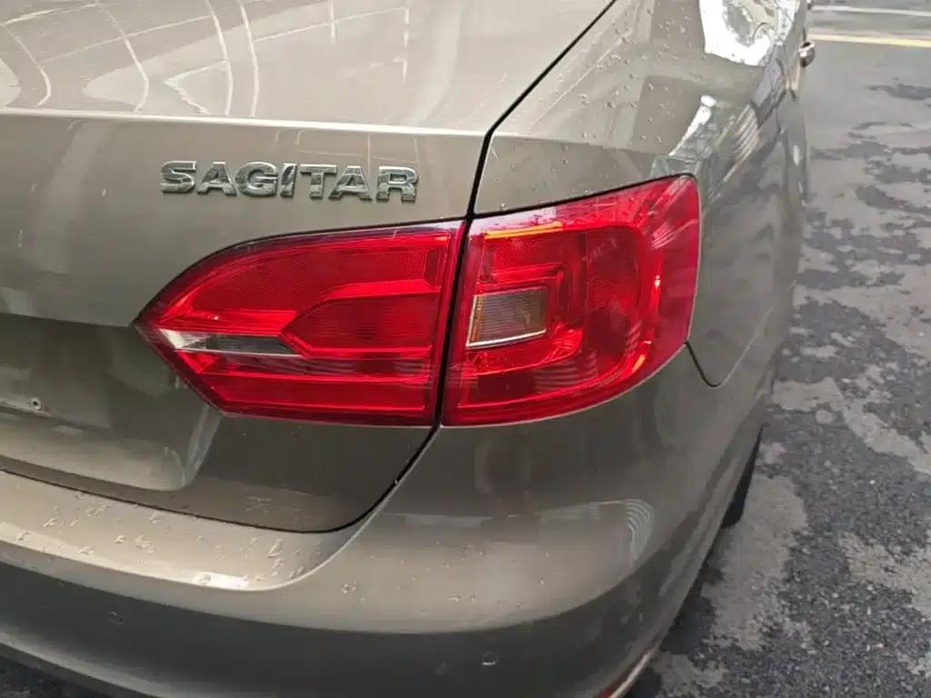 2014 Volkswagen Sagitar Facelift 1.6L Automatic Comfort Model — миниатюра 8