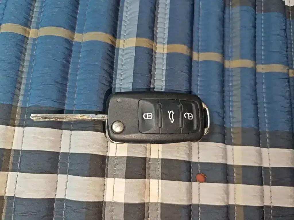 2014 Volkswagen Sagitar Facelift 1.6L Automatic Comfort Model — миниатюра 9