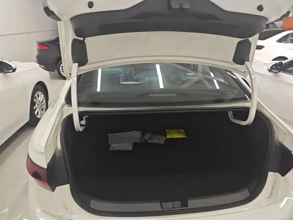 2025 Volkswagen Sagitar Facelift 200TSI DSG Flying Edition — миниатюра 19