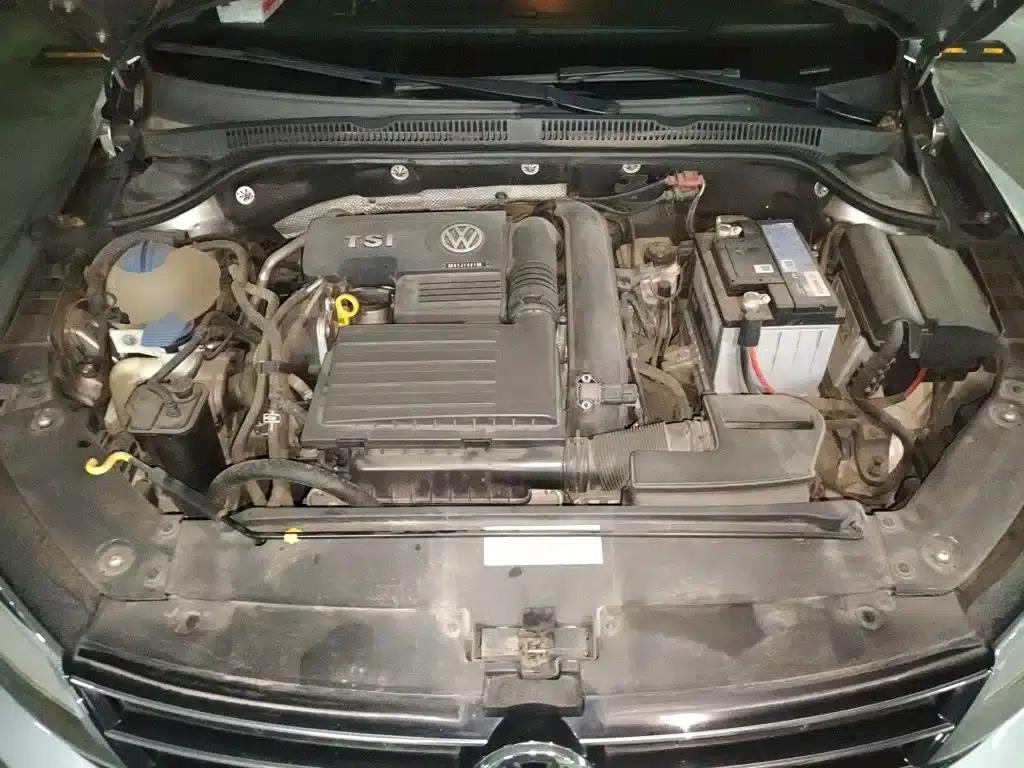 2015 Volkswagen Sagitar 230TSI Automatic Comfort Model — миниатюра 11