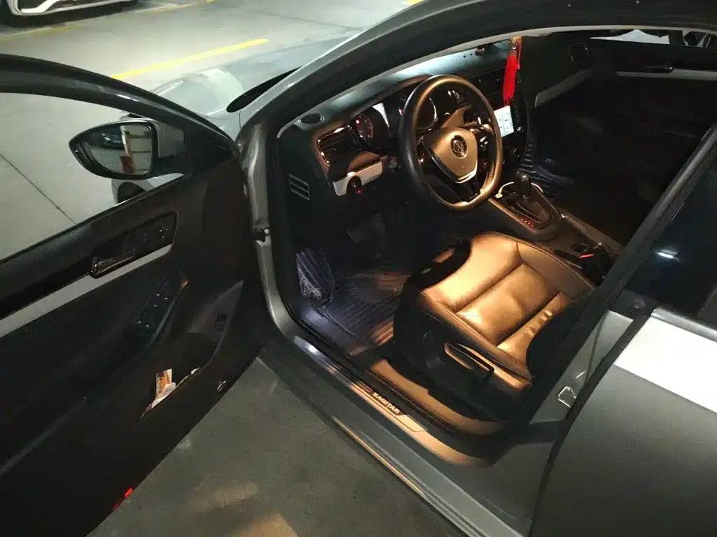 2015 Volkswagen Sagitar 230TSI Automatic Comfort Model — миниатюра 14