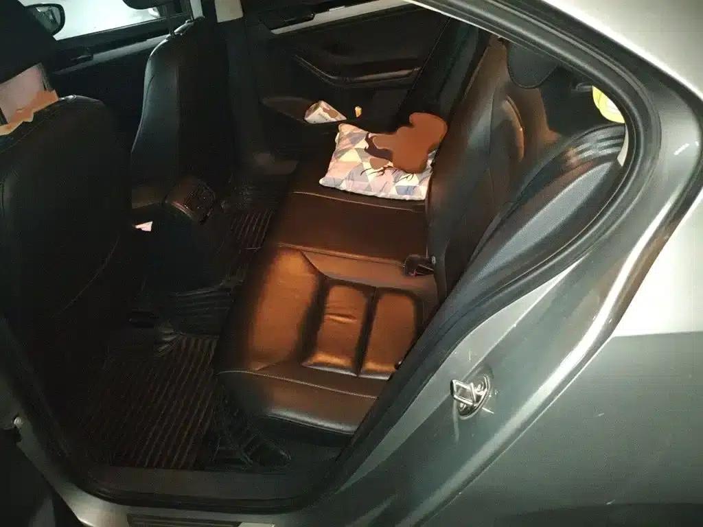 2015 Volkswagen Sagitar 230TSI Automatic Comfort Model — миниатюра 15