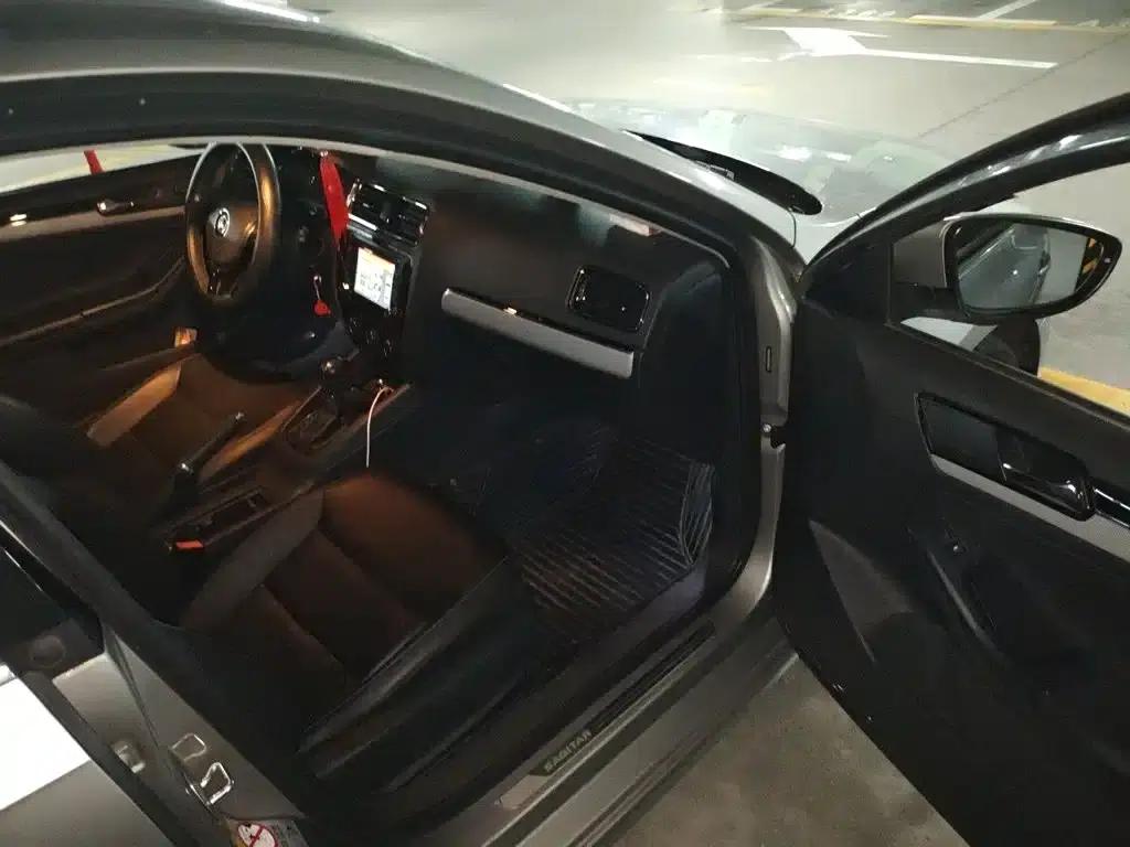 2015 Volkswagen Sagitar 230TSI Automatic Comfort Model — миниатюра 20